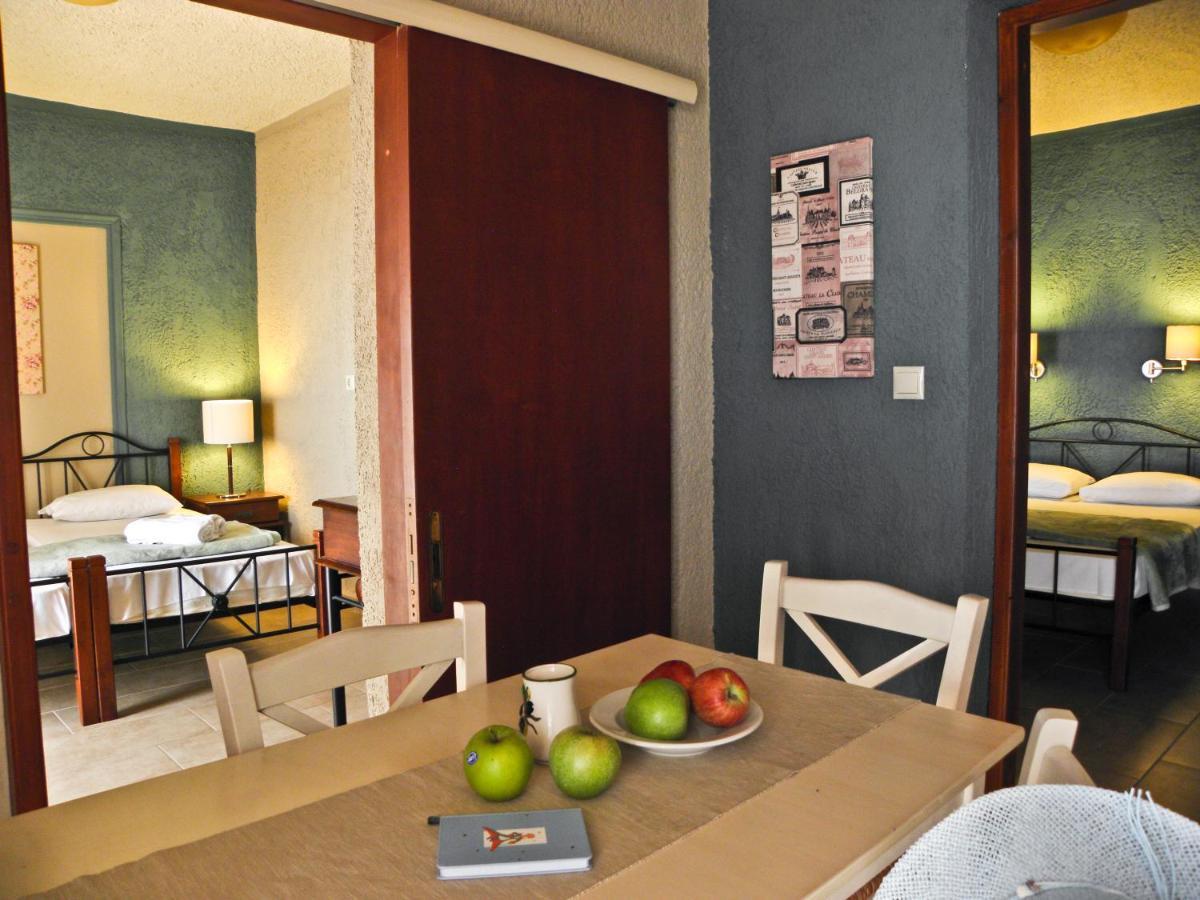 Irilena Studios And Apartments ลาสซี ภายนอก รูปภาพ