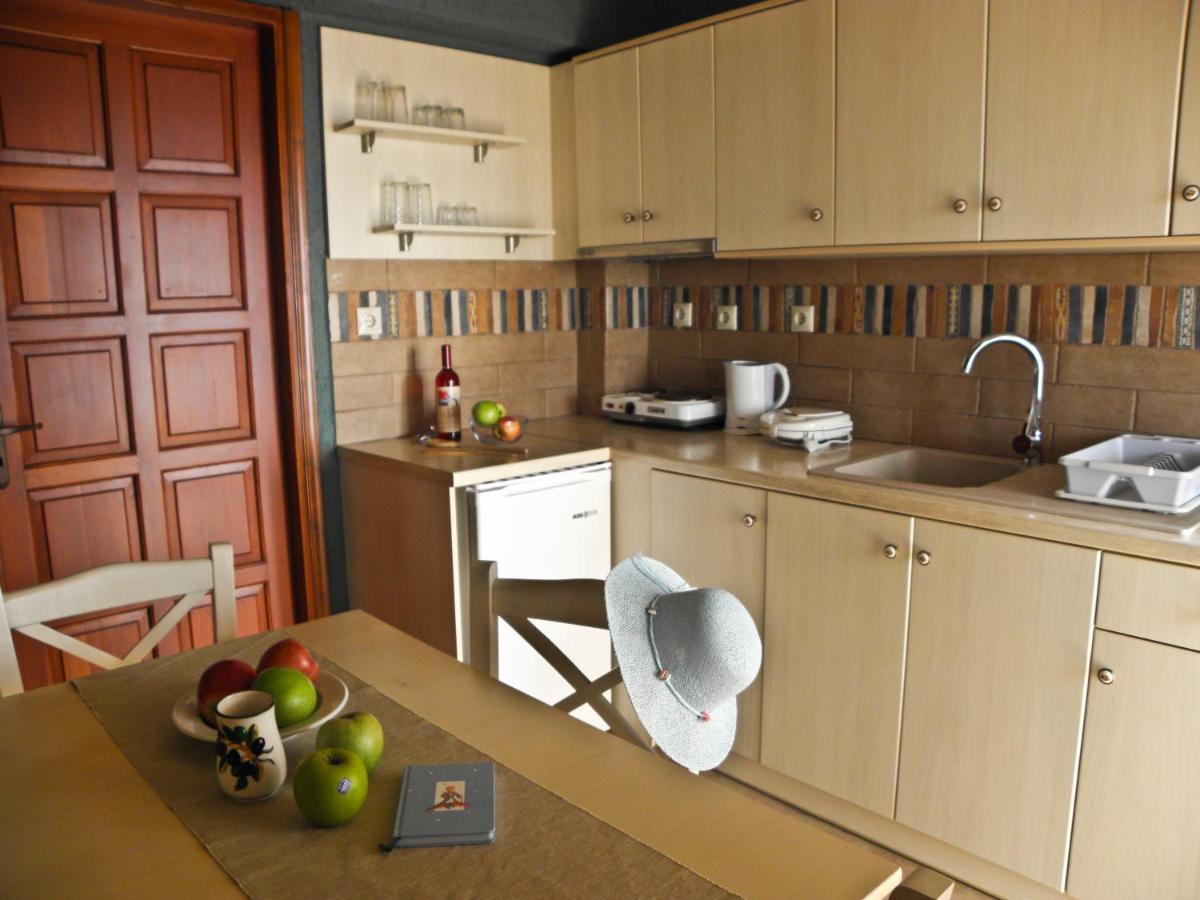 Irilena Studios And Apartments ลาสซี ภายนอก รูปภาพ