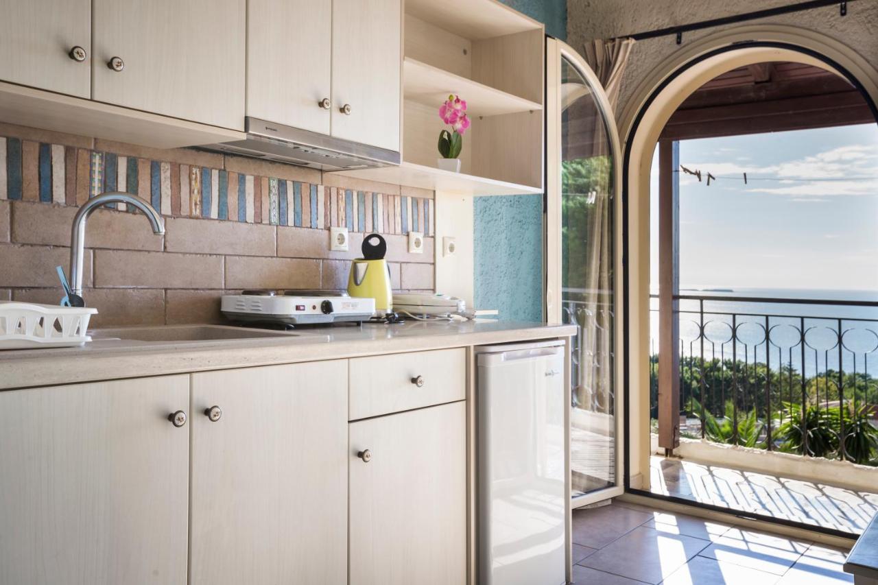 Irilena Studios And Apartments ลาสซี ภายนอก รูปภาพ
